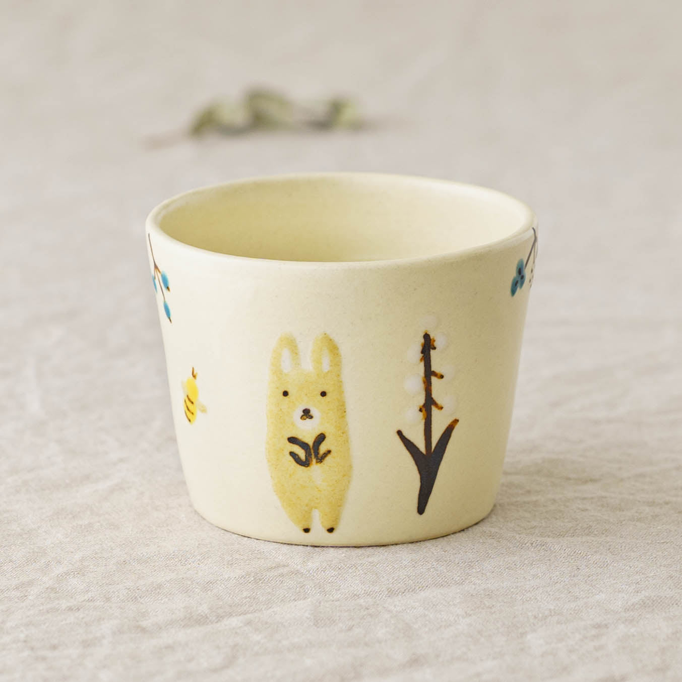 Cup rabbit | Aki Ota