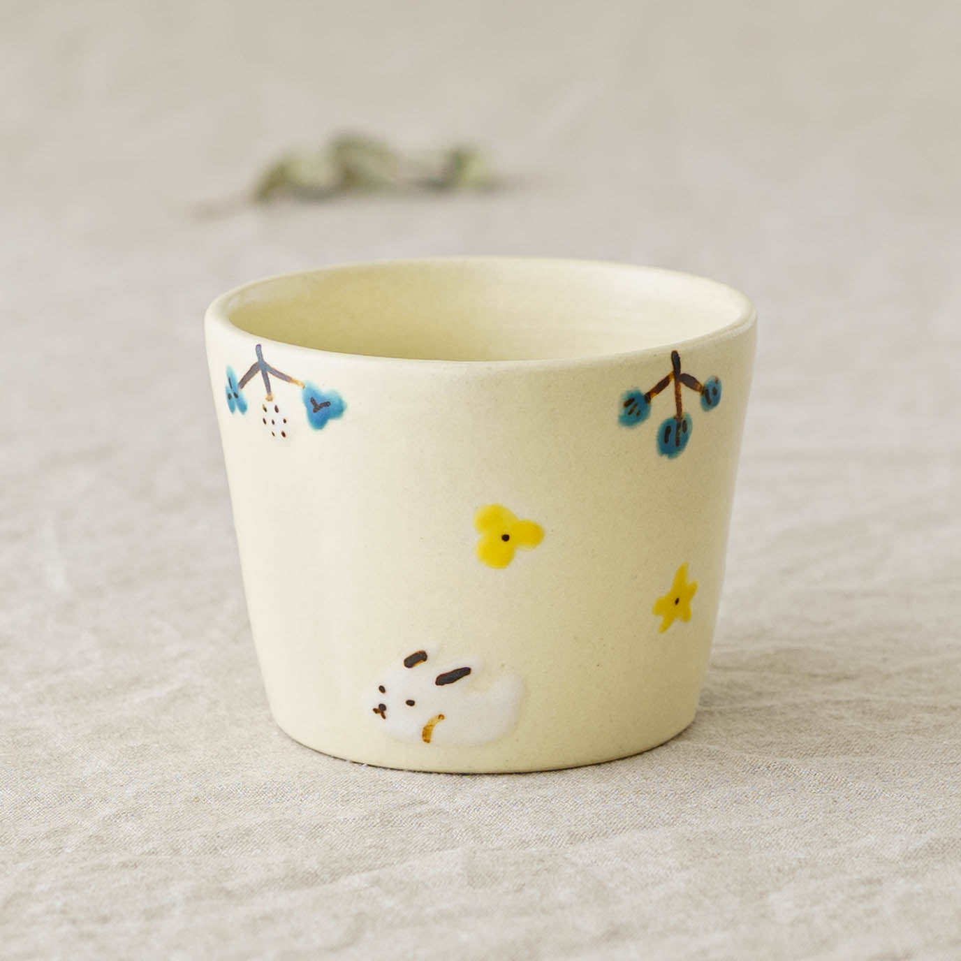 Cup rabbit | Aki Ota