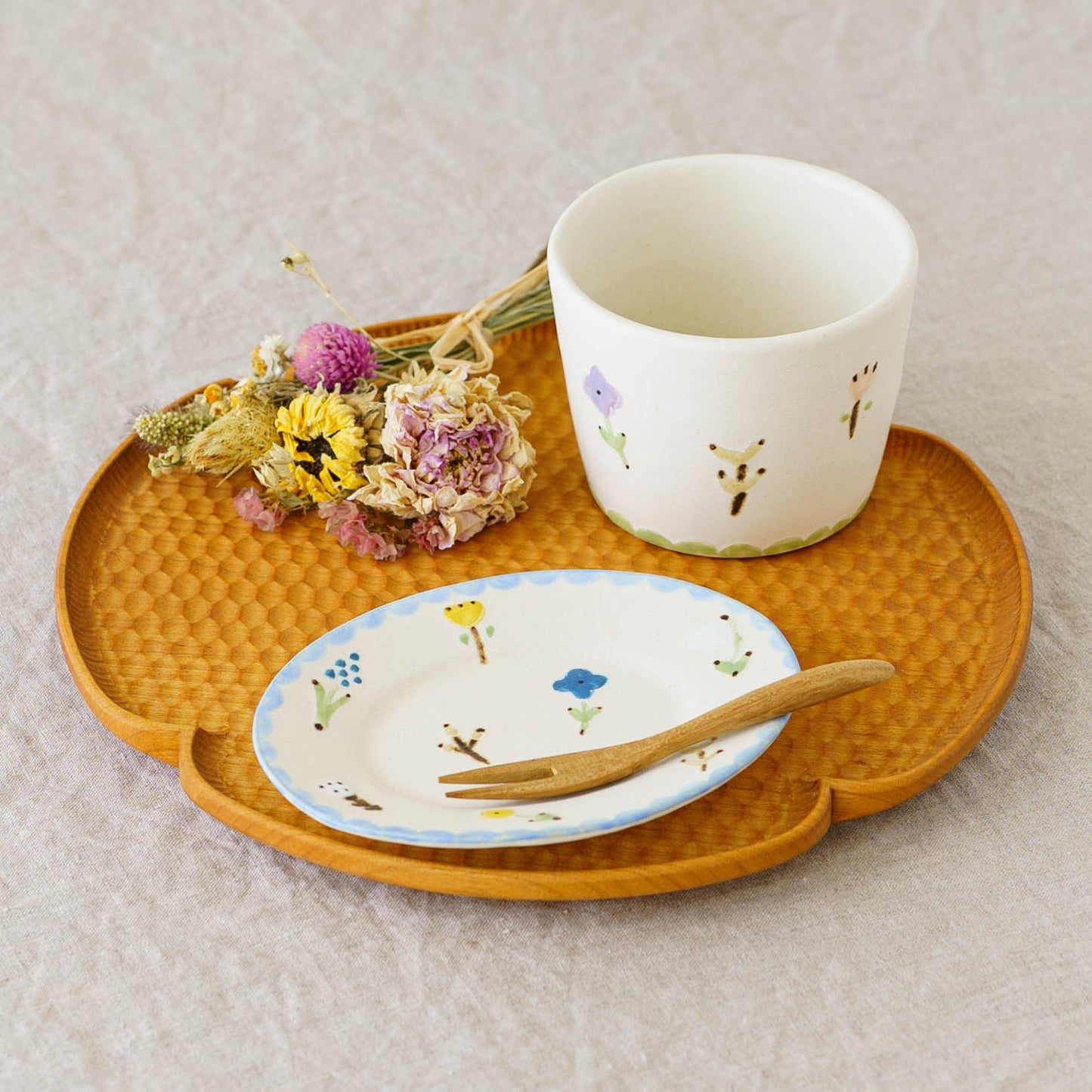 Cup flower | Aki Ota