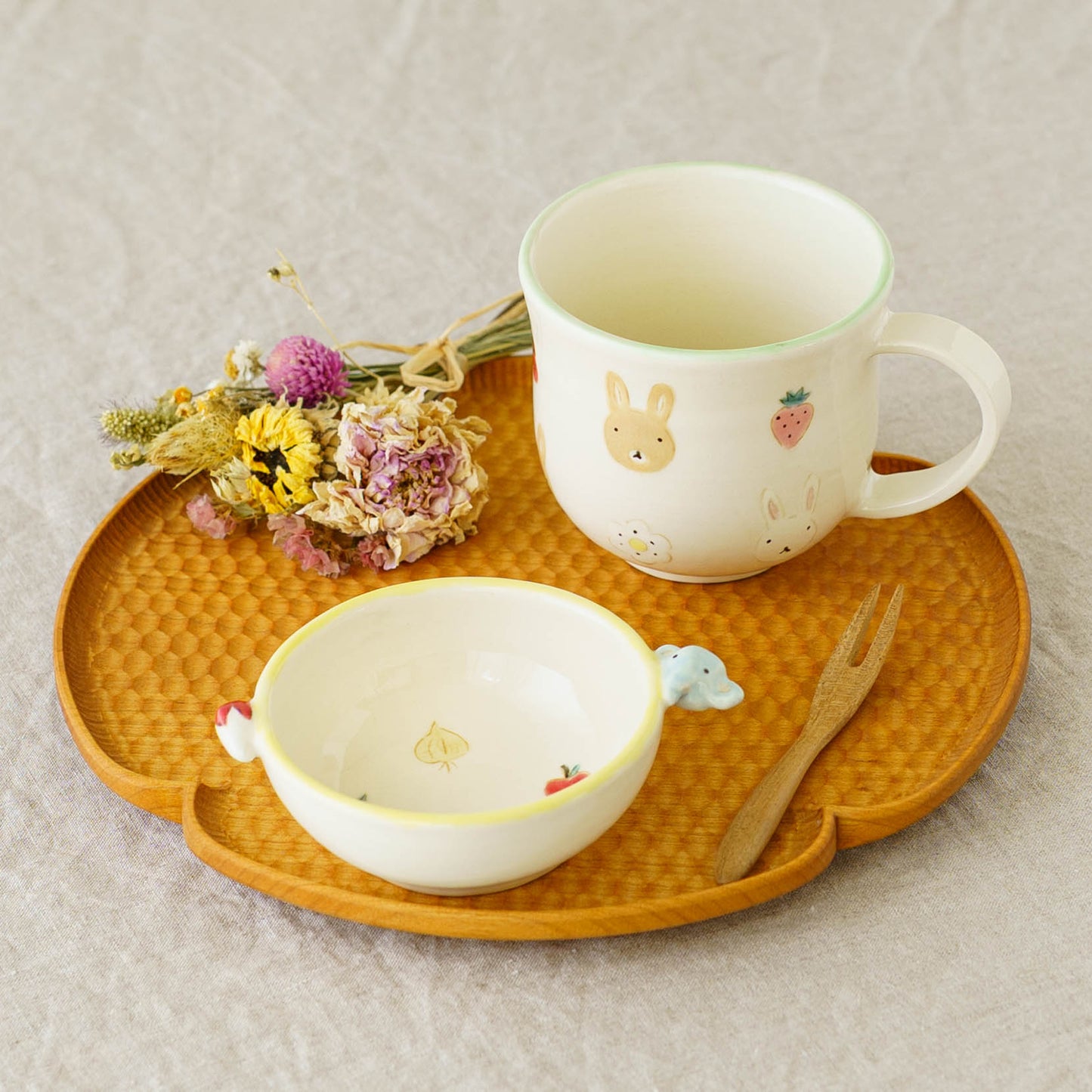Small Bowl with Handles elephant | Aki Ota