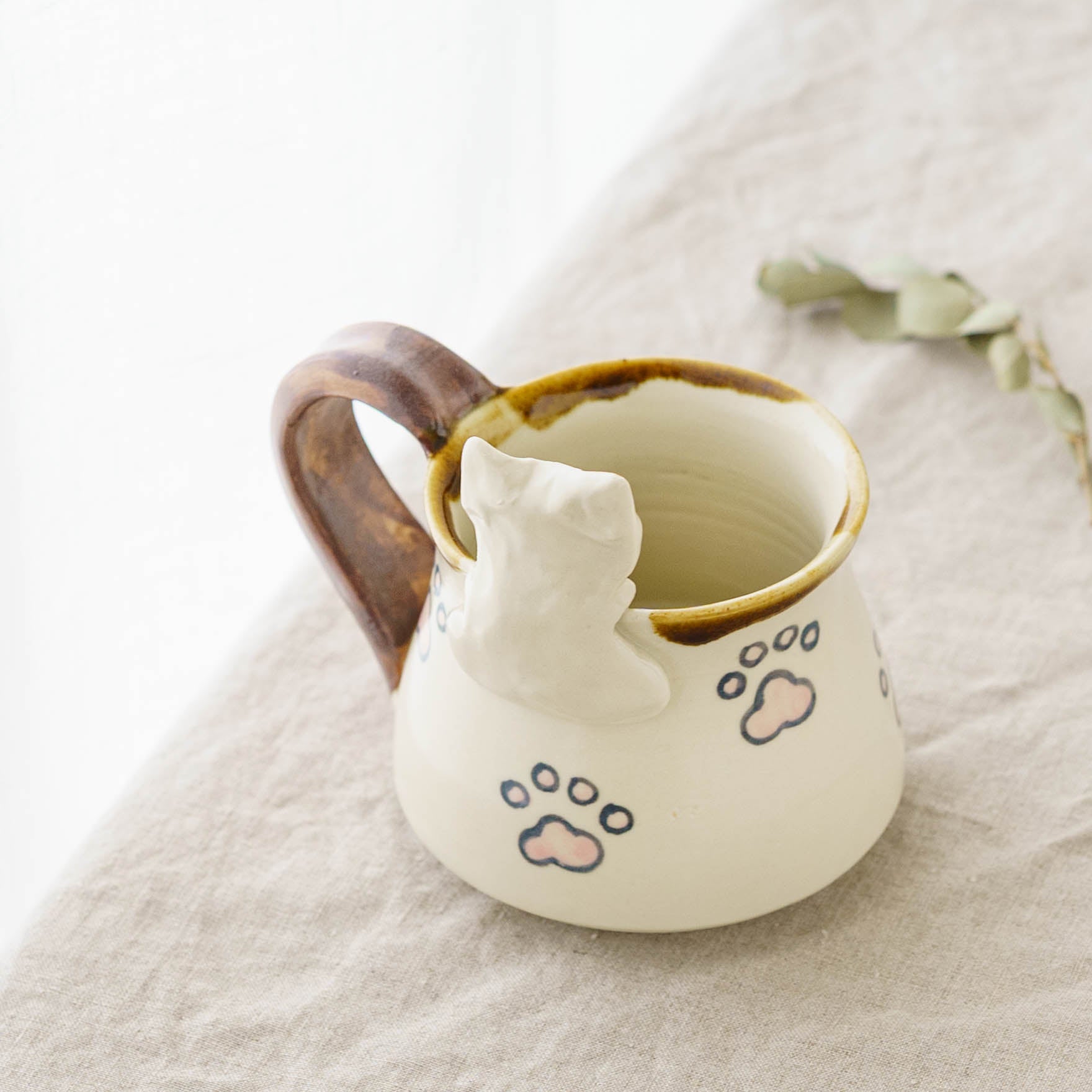 ミシャコシャピッチャー作家マグカップ作家陶器作家食器作家皿作家プレート妖精ねこ猫 陶芸作家 梶田慶 ねこ にくきゅう マグ｜窯元、作家もののうつわ通販