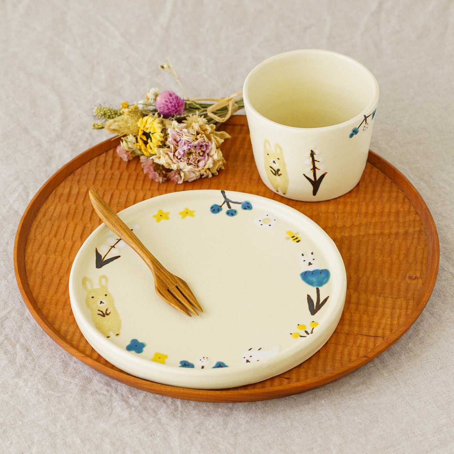 Round Plate rabbit | Aki Ota