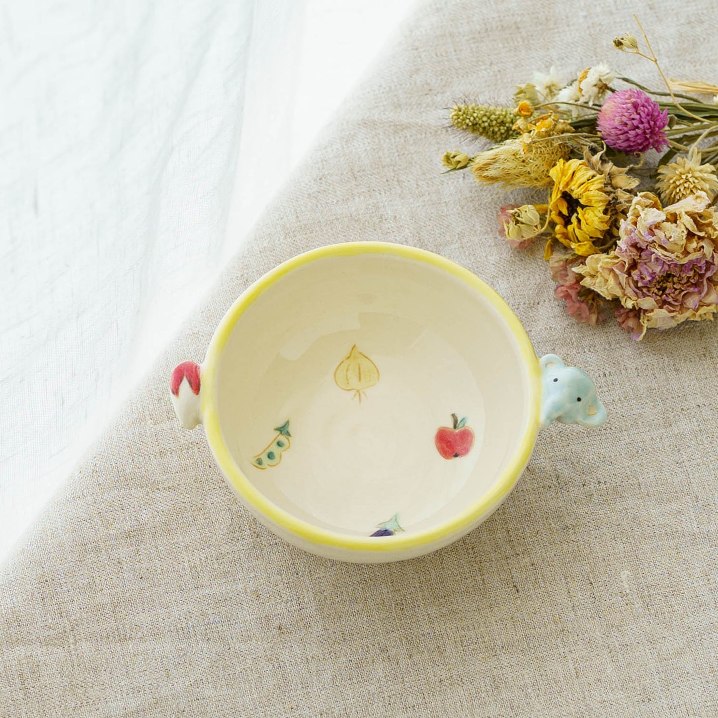 Small Bowl with Handles elephant | Aki Ota