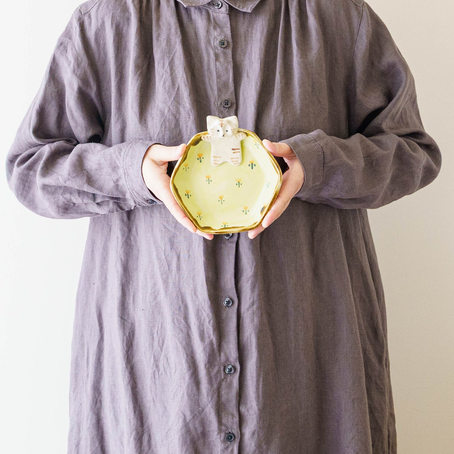 ねこ x お花　六角小皿｜梶田慶