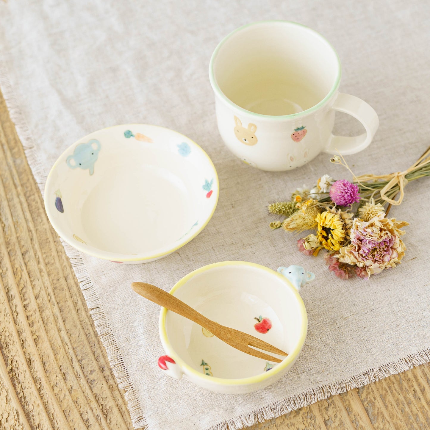 Small Bowl with Handles elephant | Aki Ota