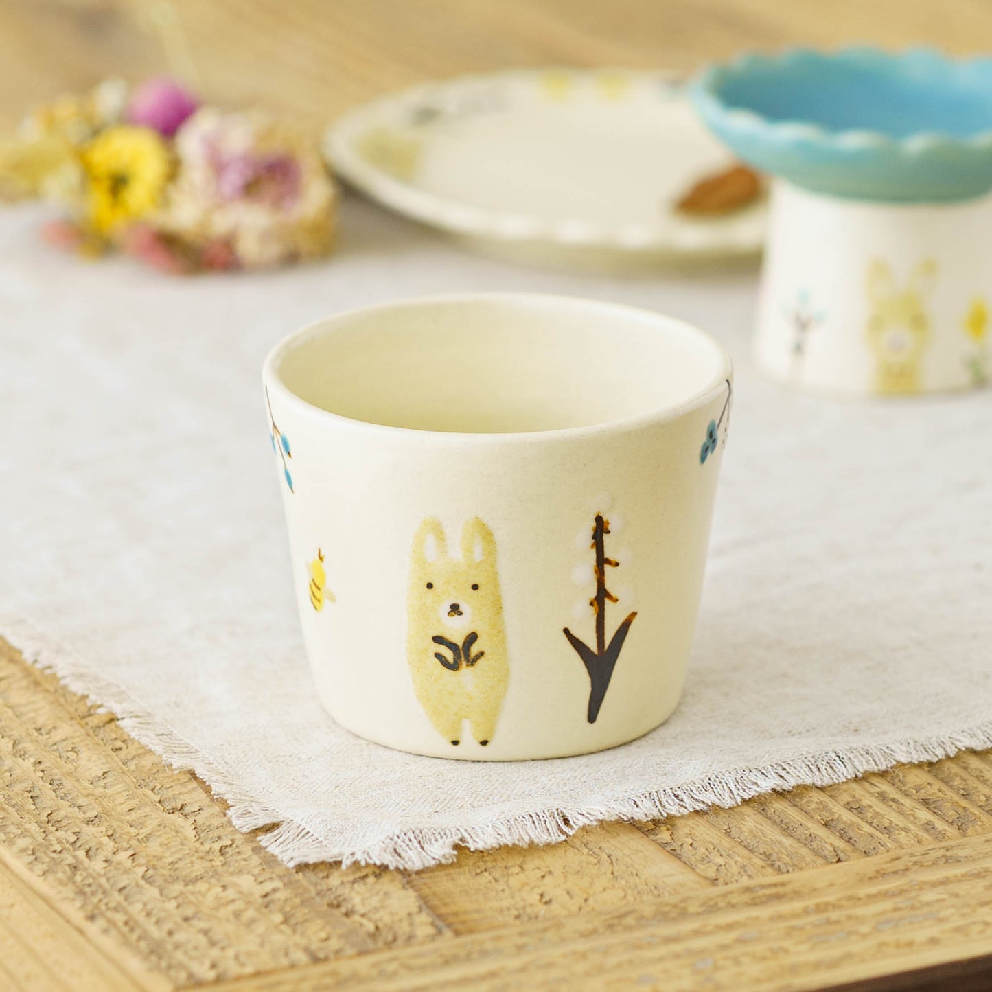 Cup rabbit | Aki Ota