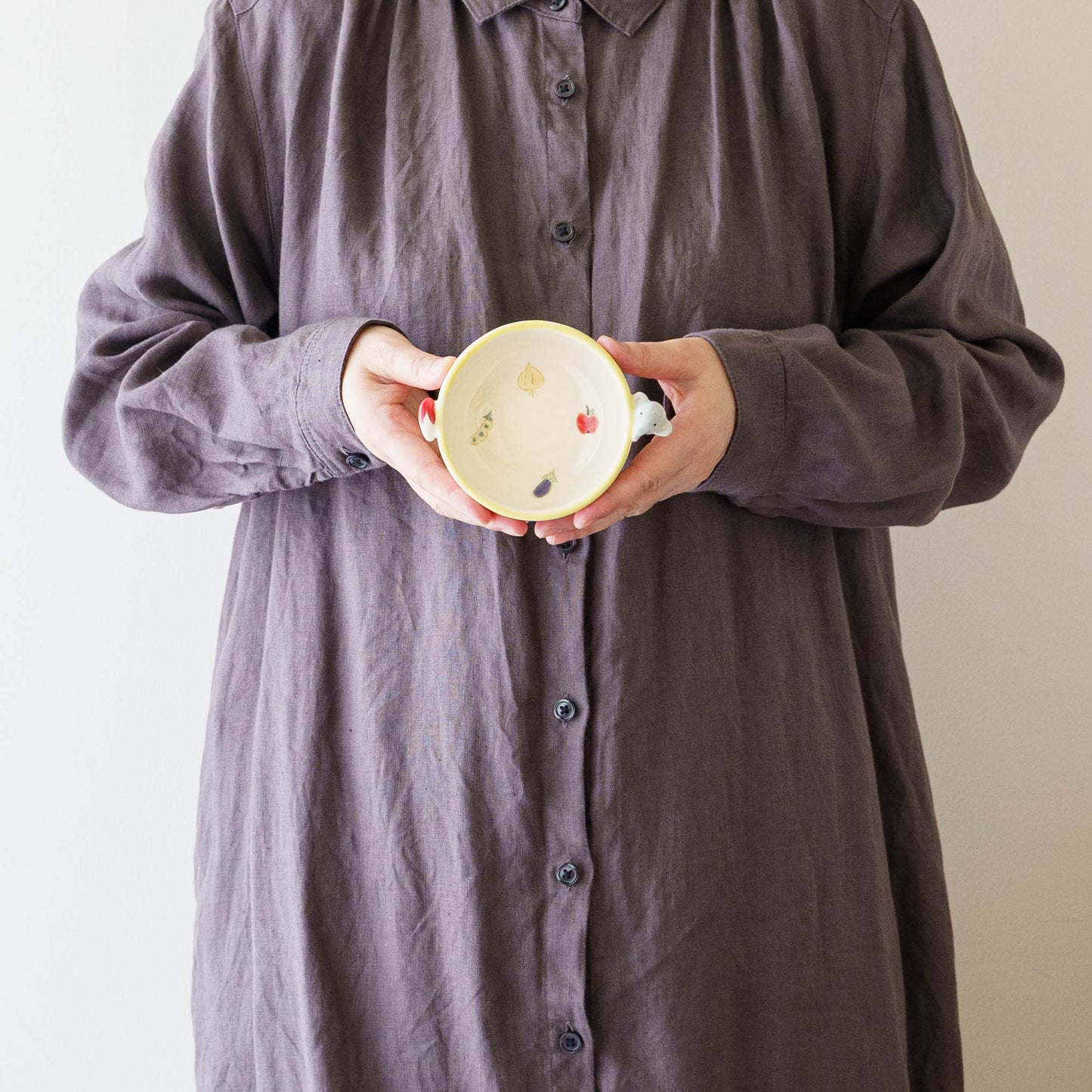 Small Bowl with Handles elephant | Aki Ota