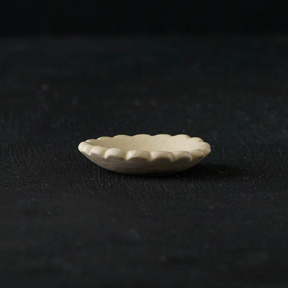 花箸置き　花輪　ホワイト｜辻本路