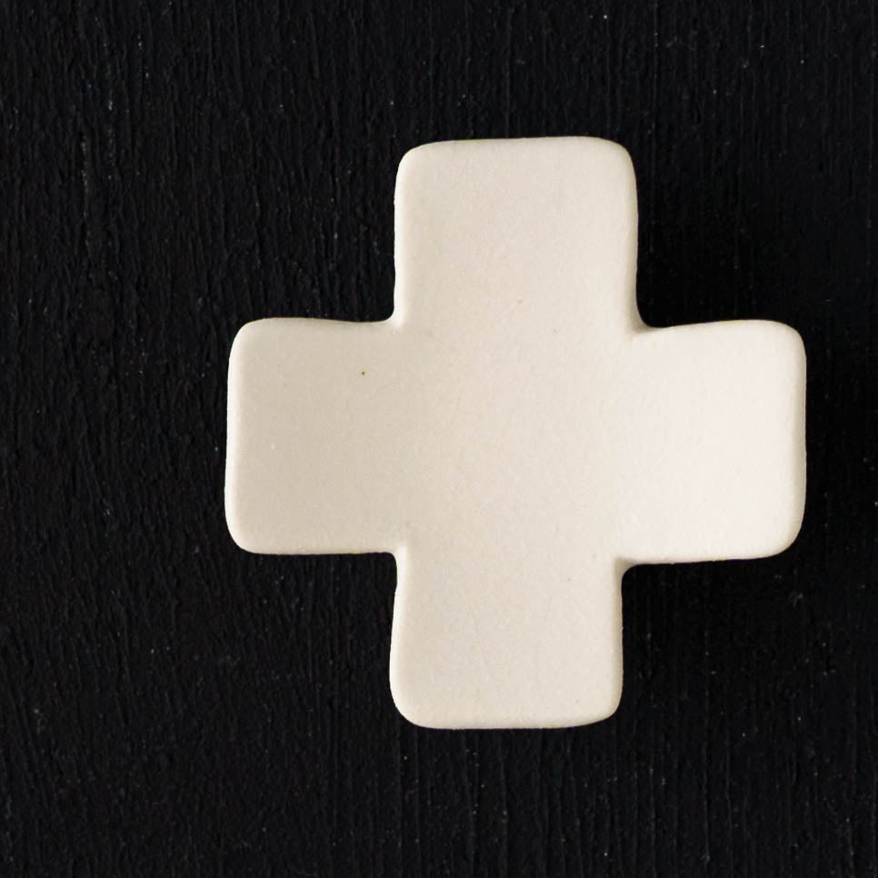 陶芸作家 辻本路 箸置き クロス ホワイト｜和食器通販 四季折折 – 四季