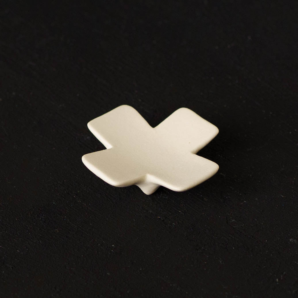 箸置き　クロス　ホワイト｜辻本路