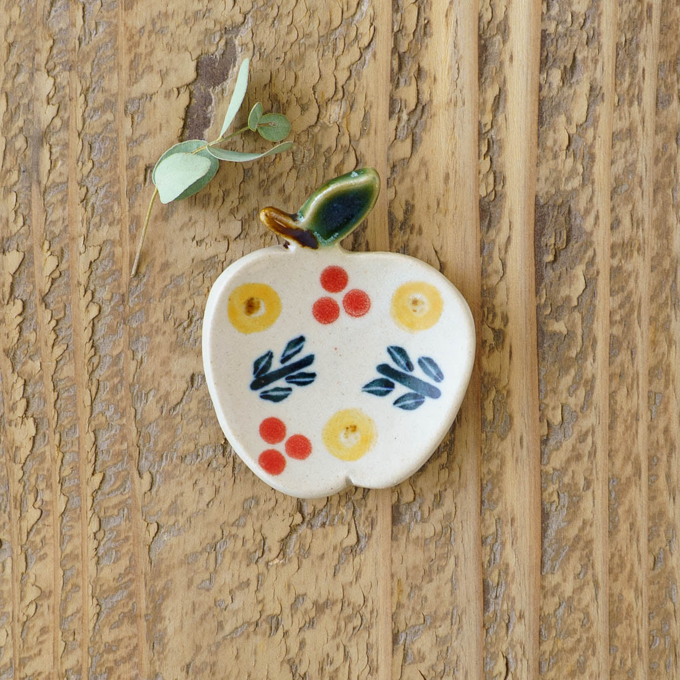 リバティ　りんご箸置き｜石川久美子