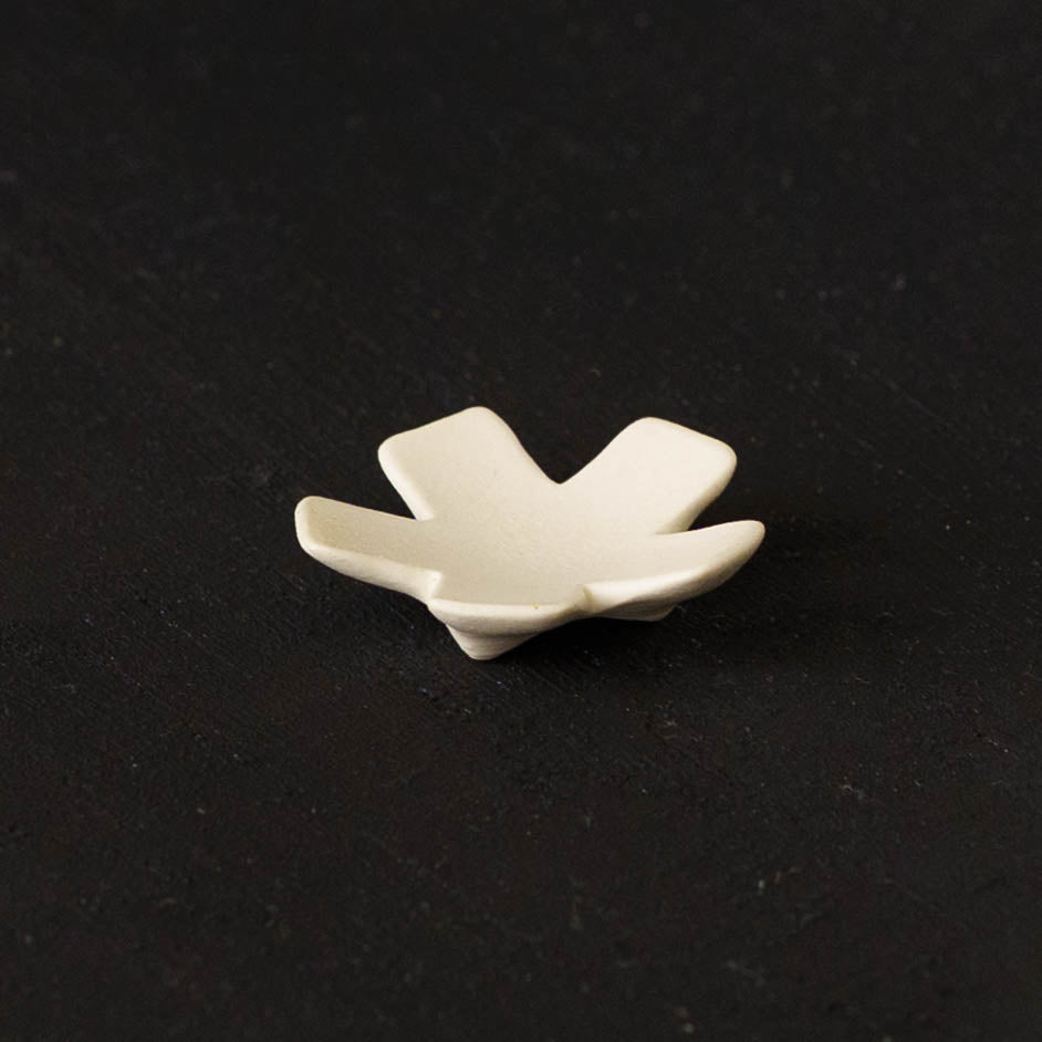 Flower chopstick rest Tulip white｜Michi Tsujimoto