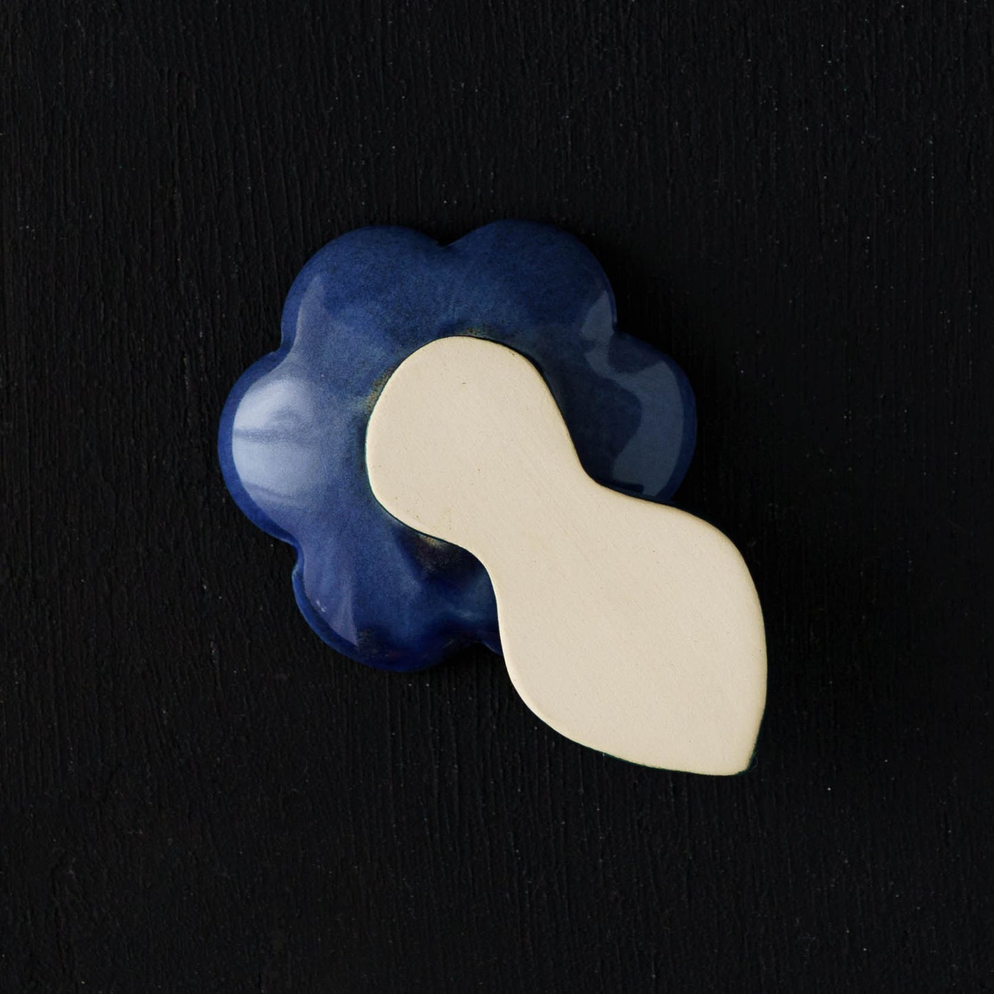 花小皿　ブルー　葉っぱ1枚｜辻本路