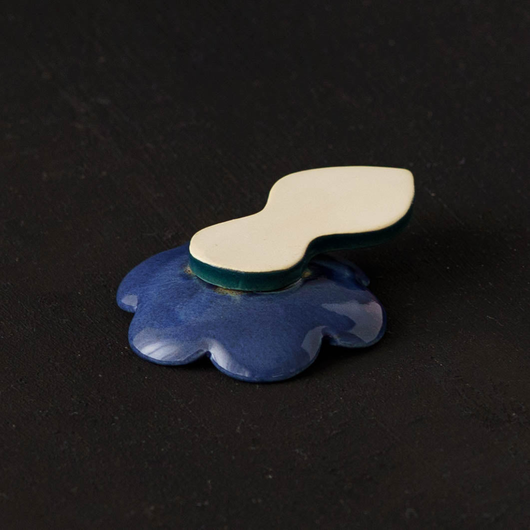 花小皿　ブルー　葉っぱ1枚｜辻本路
