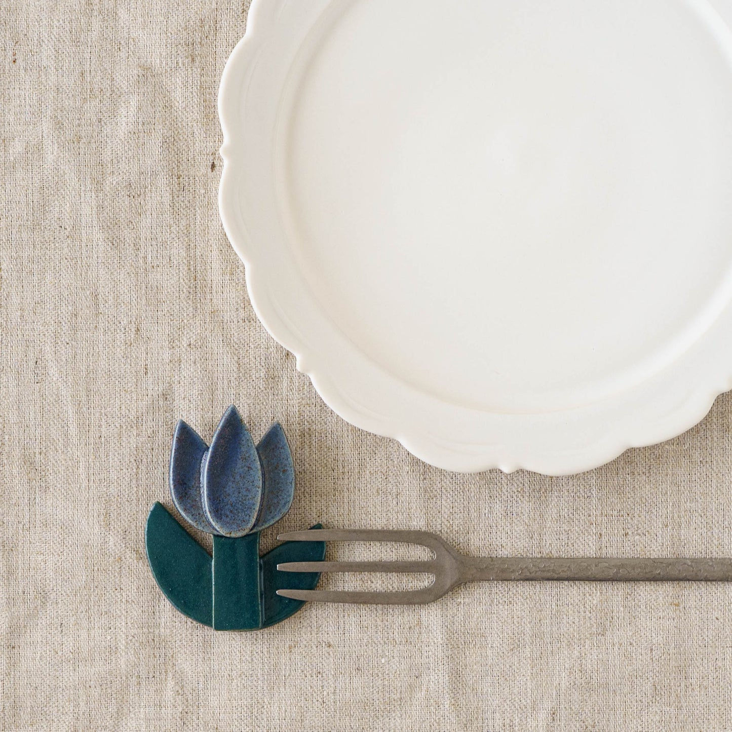 Flower chopstick rest Tulip white｜Michi Tsujimoto