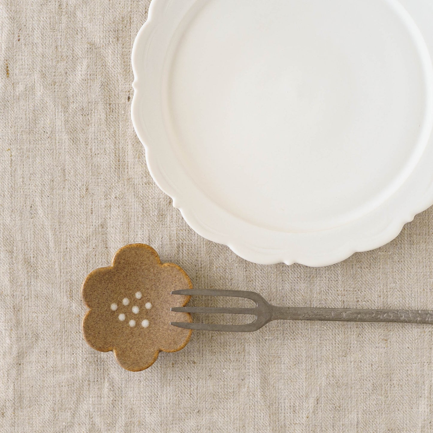 花箸置き　ベージュ｜辻本路