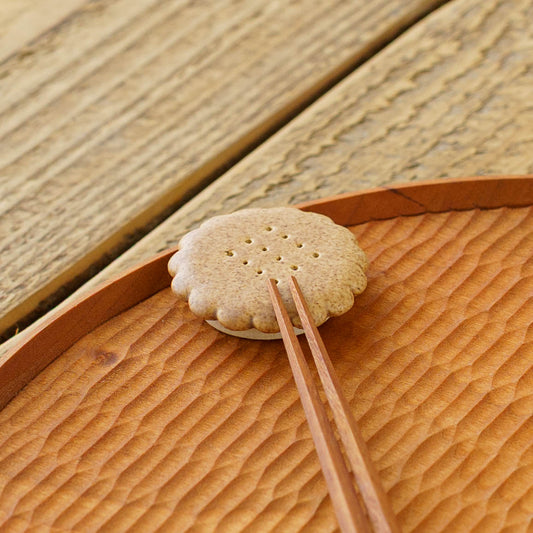 Flower chopstick rest Tulip white｜Michi Tsujimoto