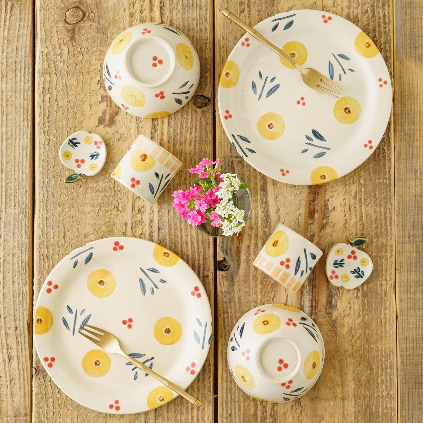 リバティ　りんご箸置き｜石川久美子