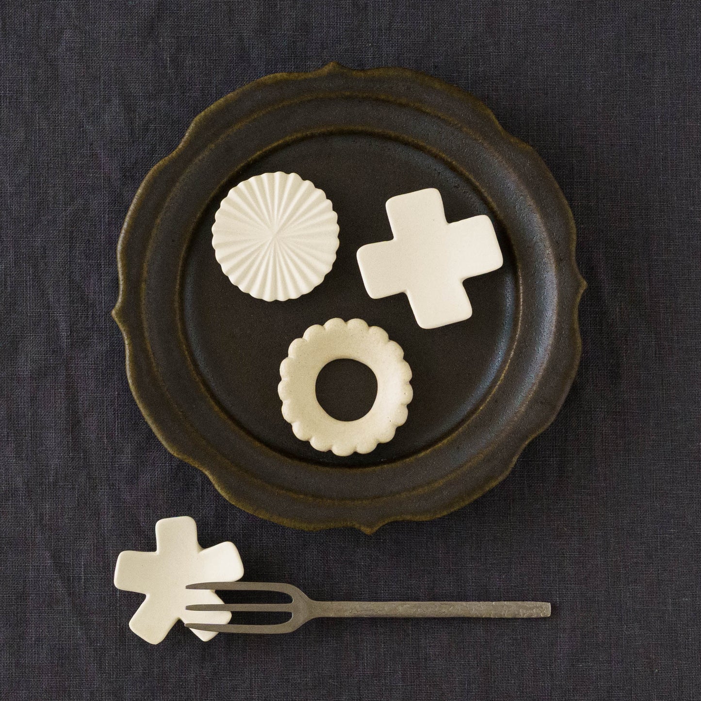 Flower chopstick rest Tulip white｜Michi Tsujimoto