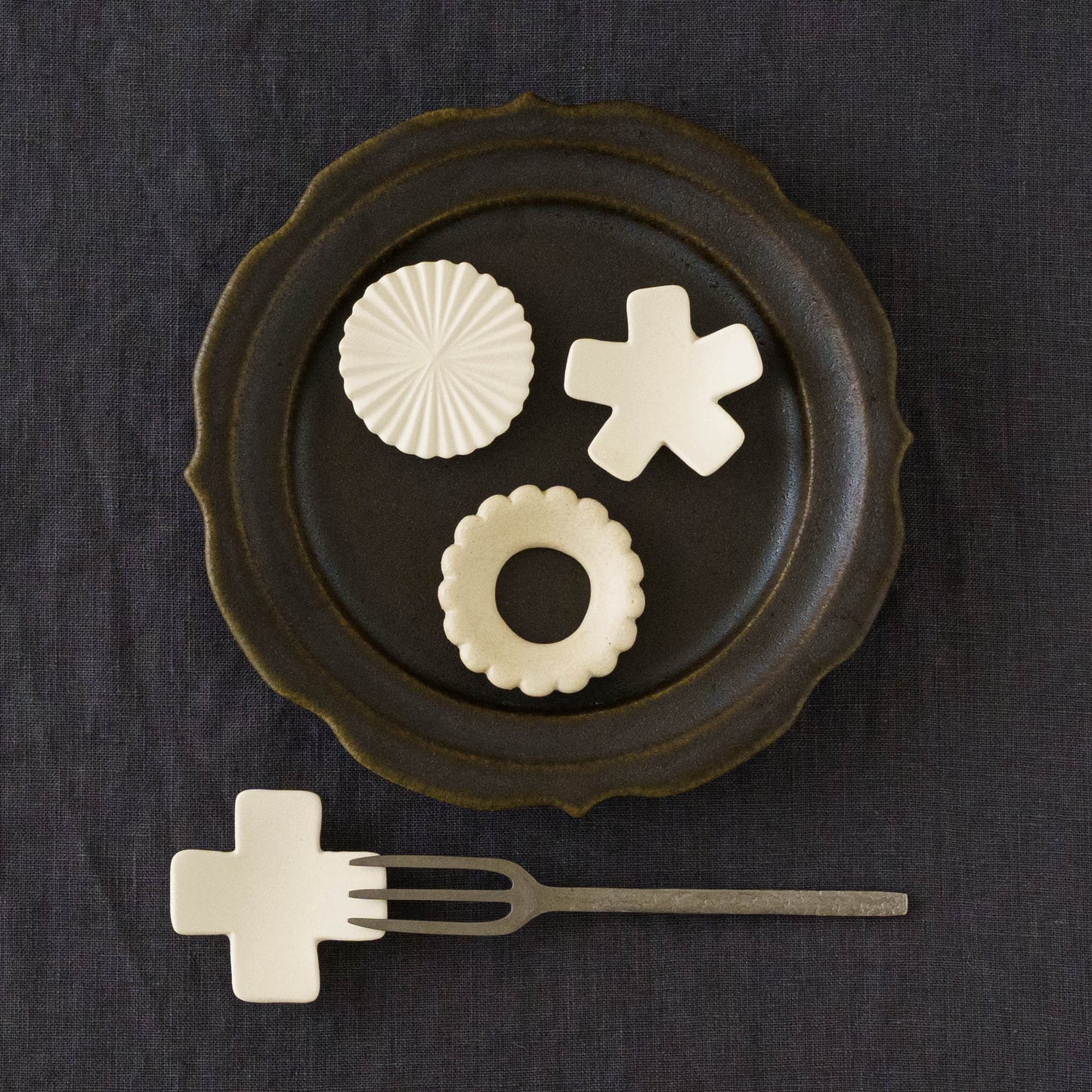 箸置き　クロス　ホワイト｜辻本路