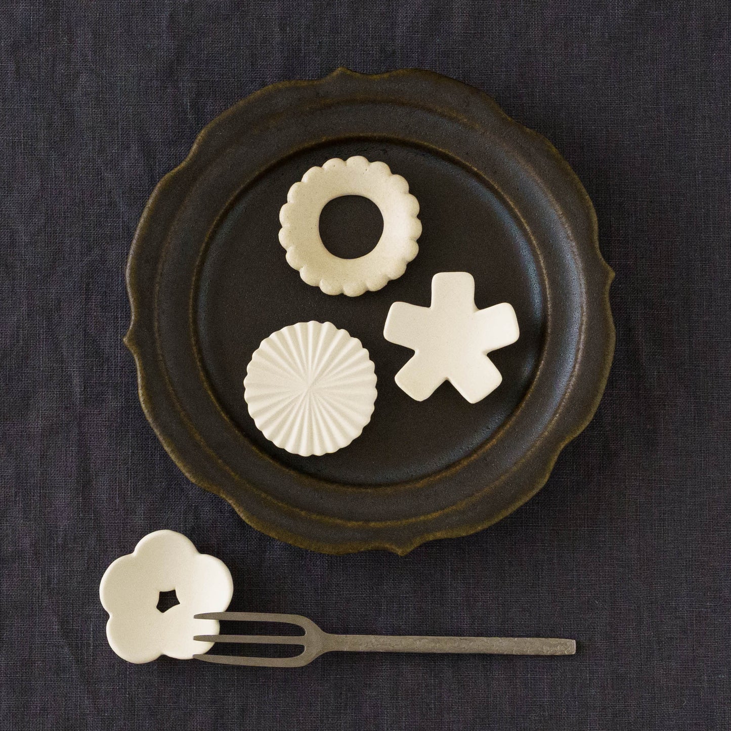 花箸置き　芙蓉　ホワイト｜辻本路