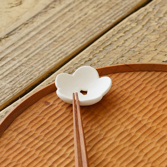 Flower chopstick rest Tulip white｜Michi Tsujimoto