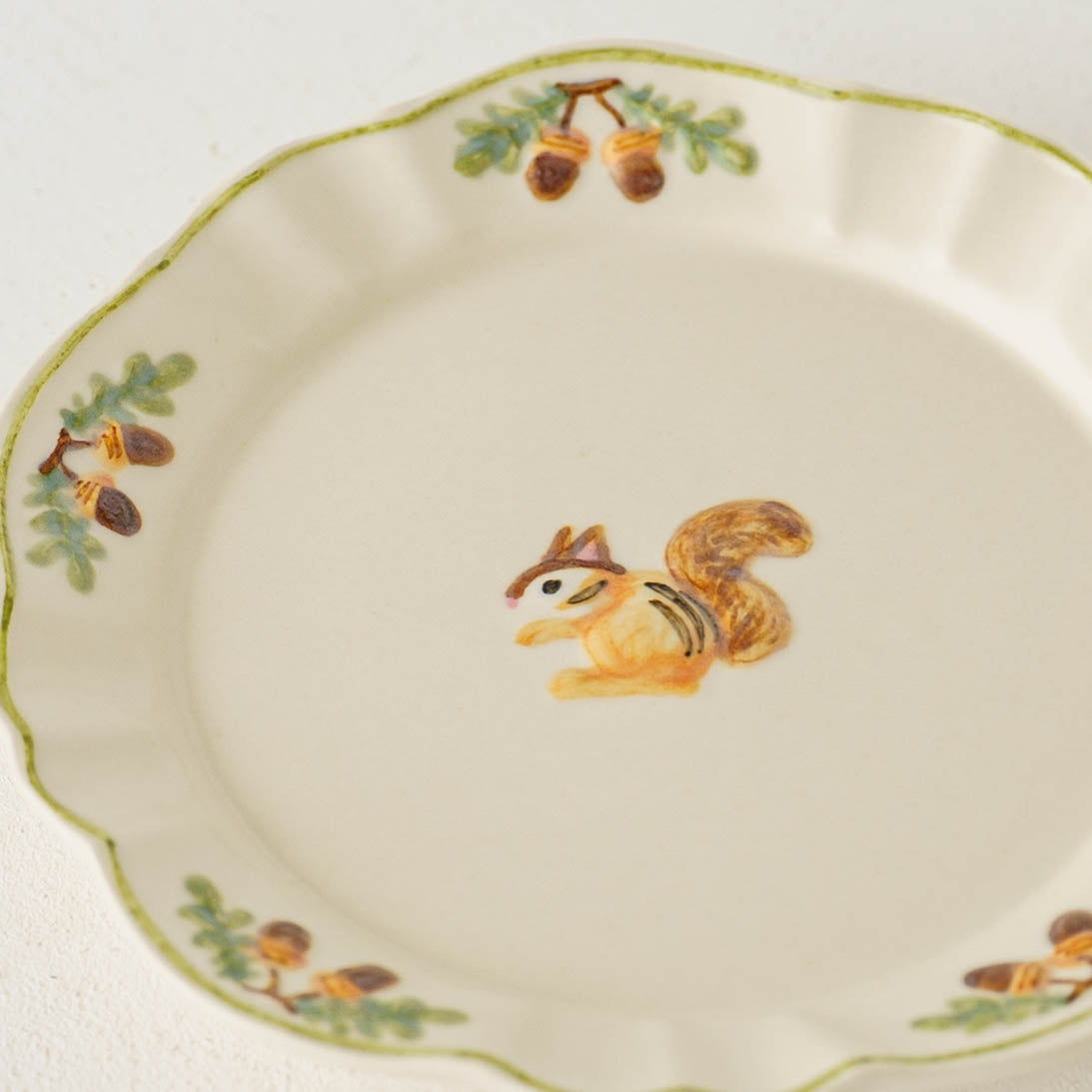 中村かりん　リス　どんぐり　秋　イッチン大皿 陶芸作家 Sugar Poppo リス小皿｜作家もののうつわ通販 四季折折