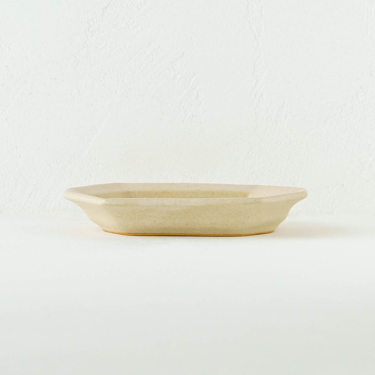 陶芸作家 古川まみ 八角リム皿 S アイボリー｜鎌倉 作家もののうつわ