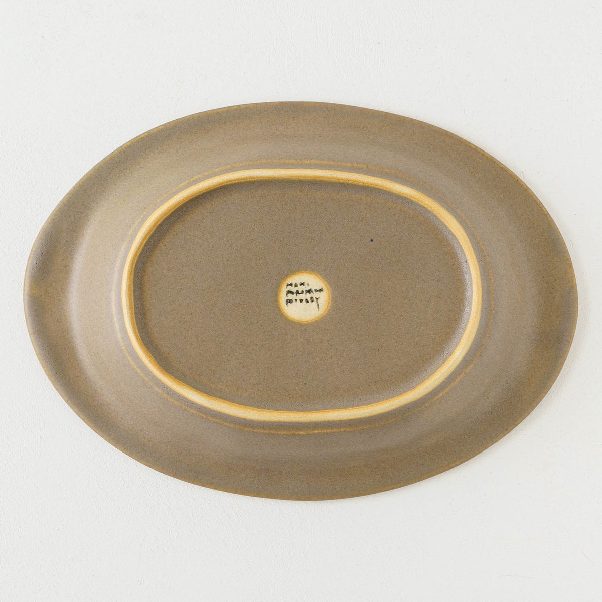 Oval Deep Plate L Brown | Mami Furukawa