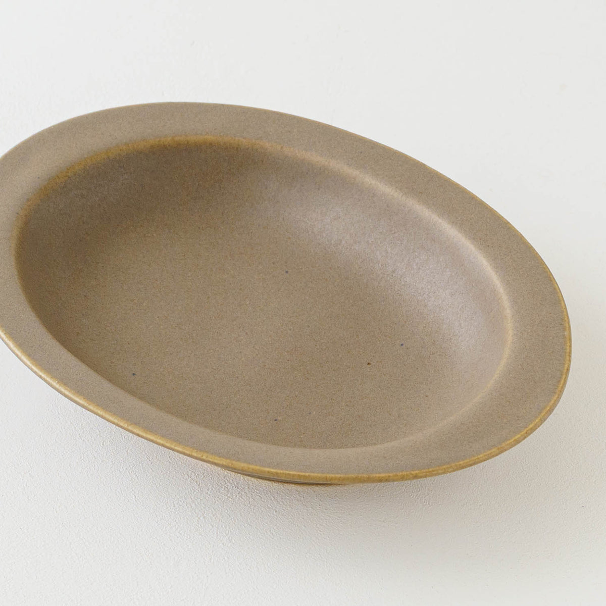 Oval Deep Plate L Brown | Mami Furukawa