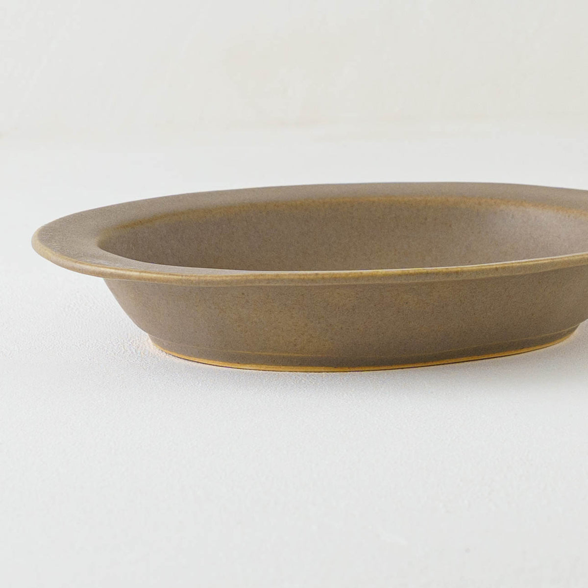 Oval Deep Plate L Brown | Mami Furukawa