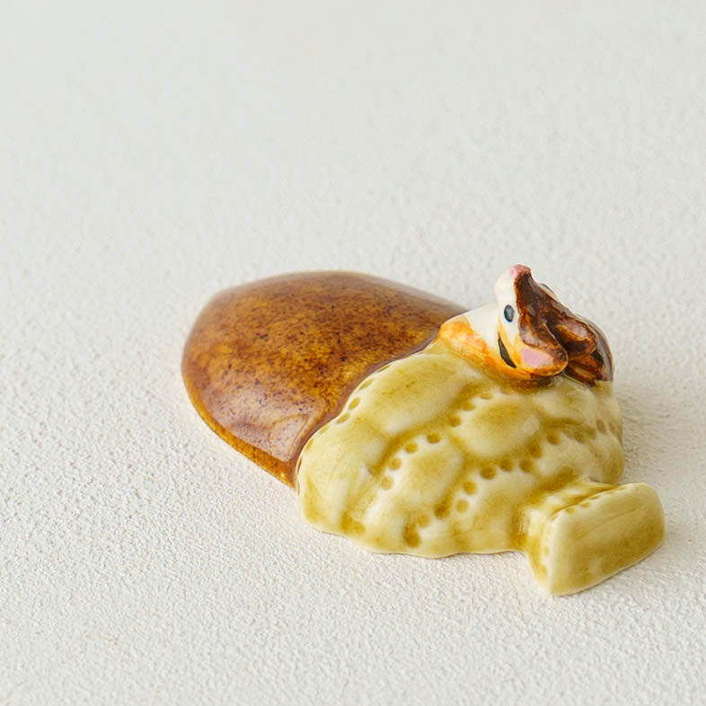 Squirrel acorn chopstick rest | Sugar Poppo