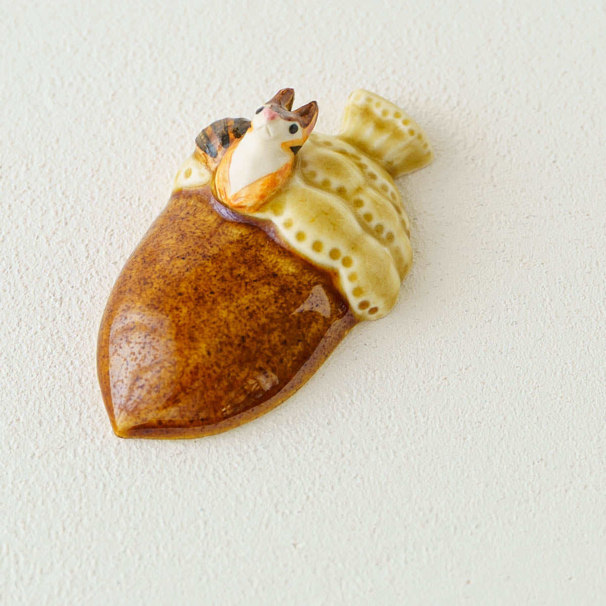 Squirrel acorn chopstick rest | Sugar Poppo