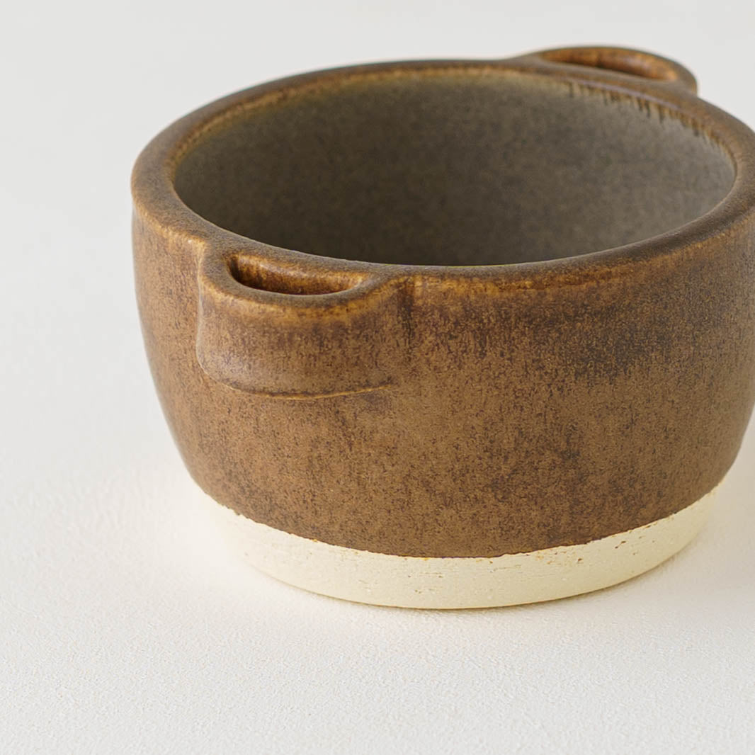 Heat-resistant bowl with handles brown | Mami Furukawa