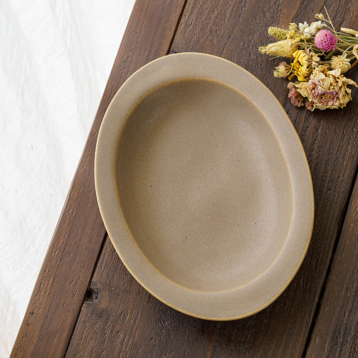 Oval Deep Plate L Brown | Mami Furukawa