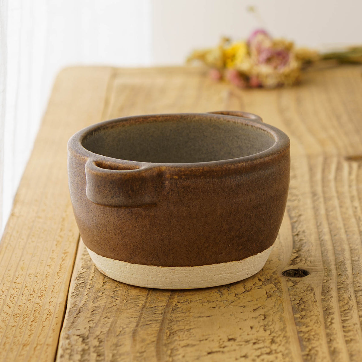 Heat-resistant bowl with handles brown | Mami Furukawa