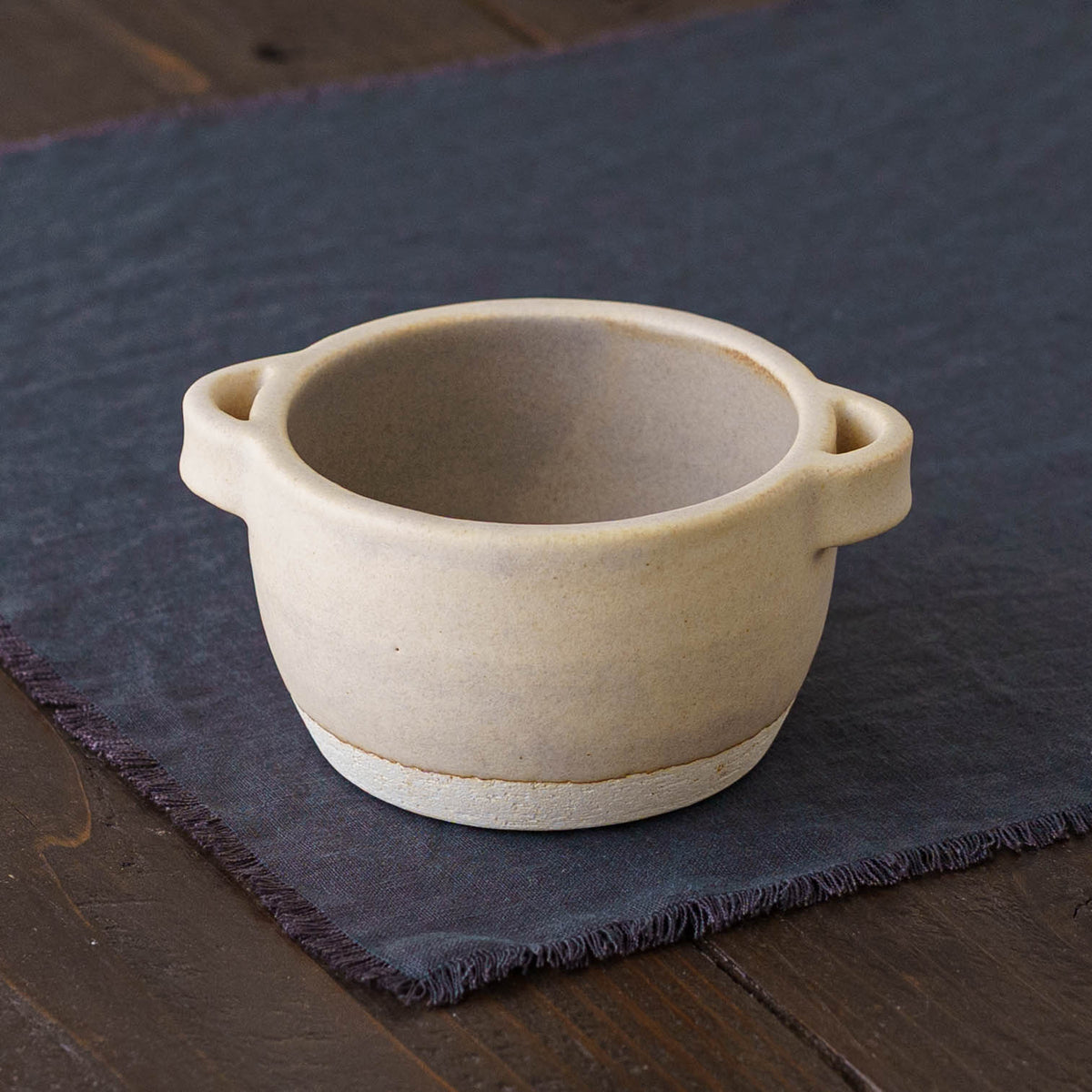 Heat-resistant bowl with handles ivory | Mami Furukawa