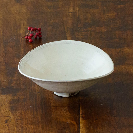 粉引たわみ鉢｜戸津圭一郎