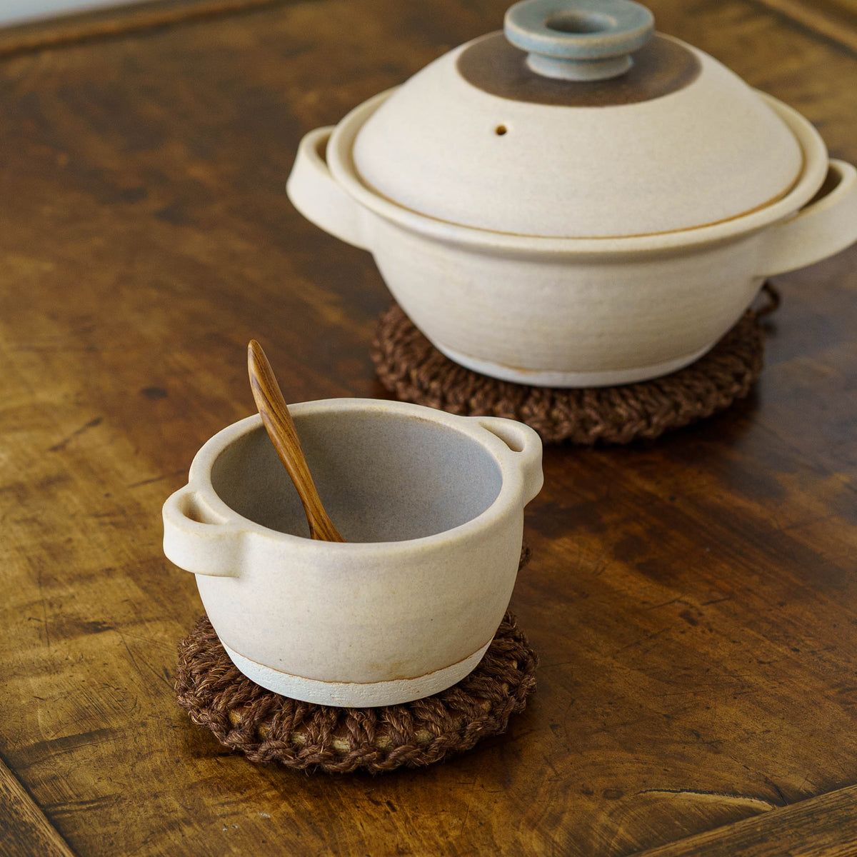 Heat-resistant bowl with handles ivory | Mami Furukawa