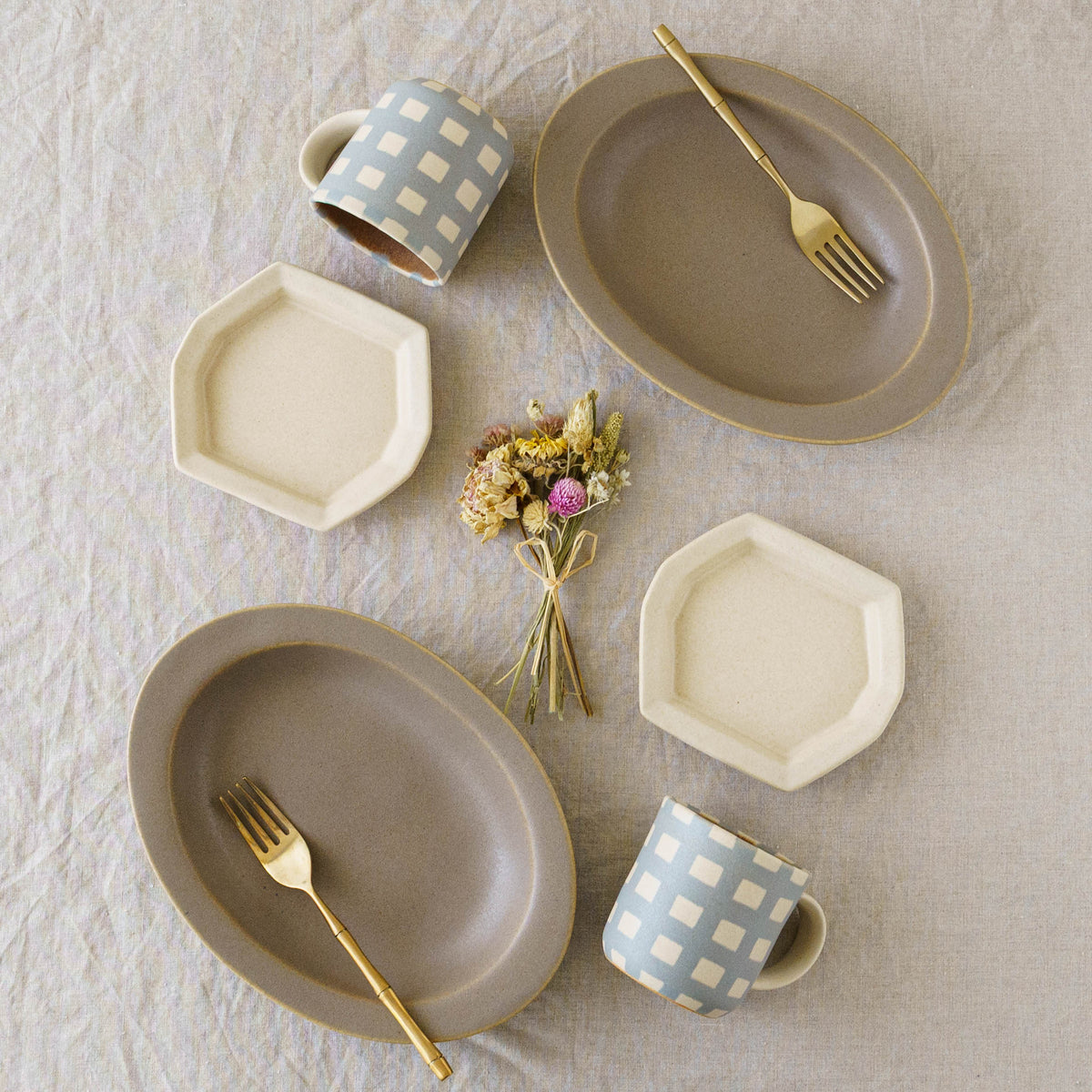 Oval Deep Plate L Brown | Mami Furukawa