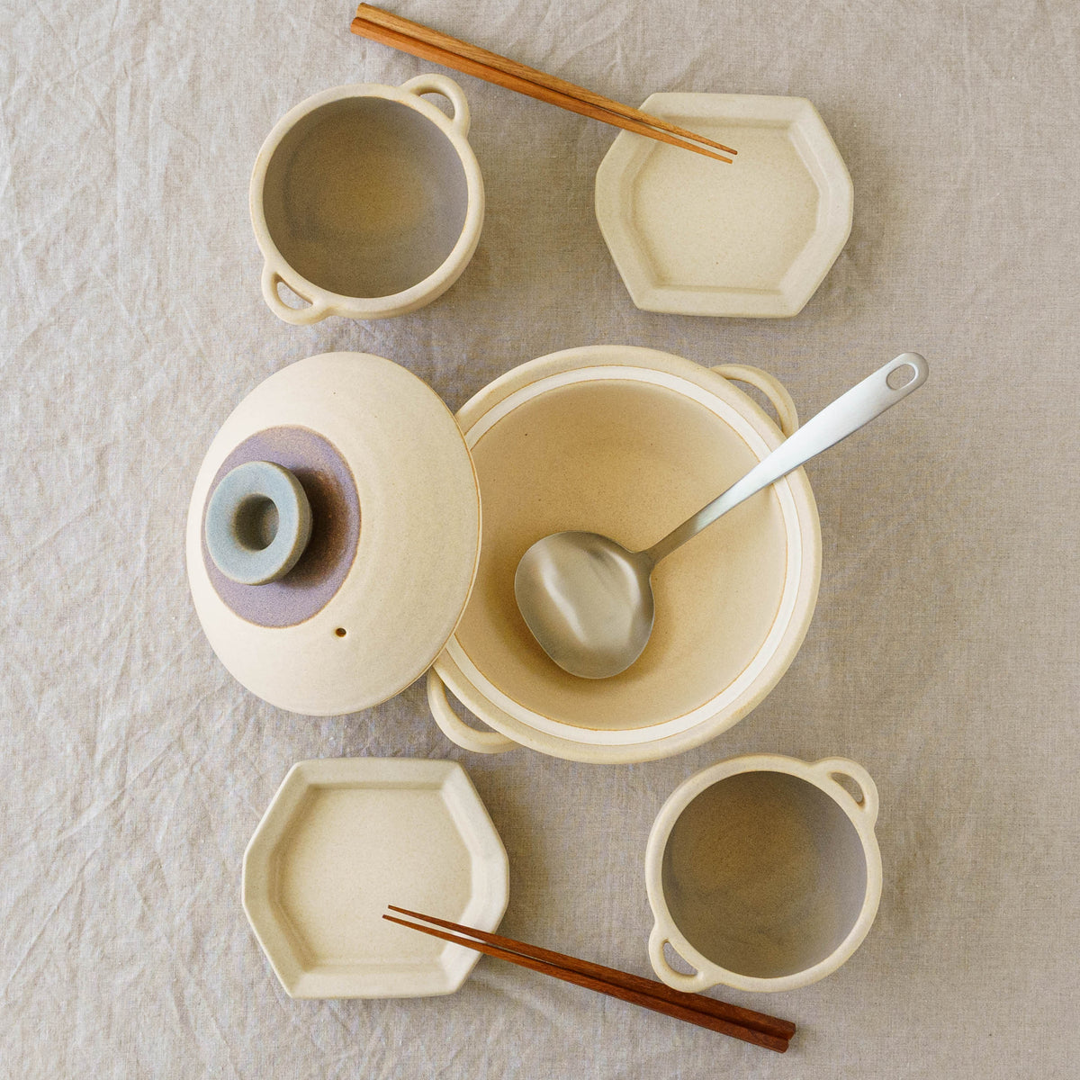 Heat-resistant bowl with handles ivory | Mami Furukawa