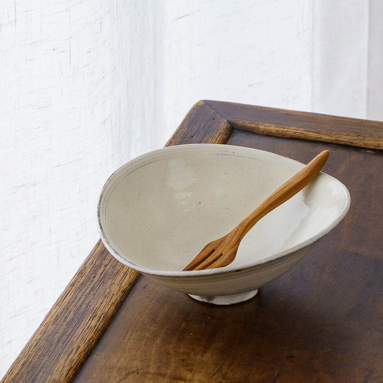 陶芸作家 戸津圭一郎 粉引たわみ鉢｜窯元、作家もののうつわと暮らしの