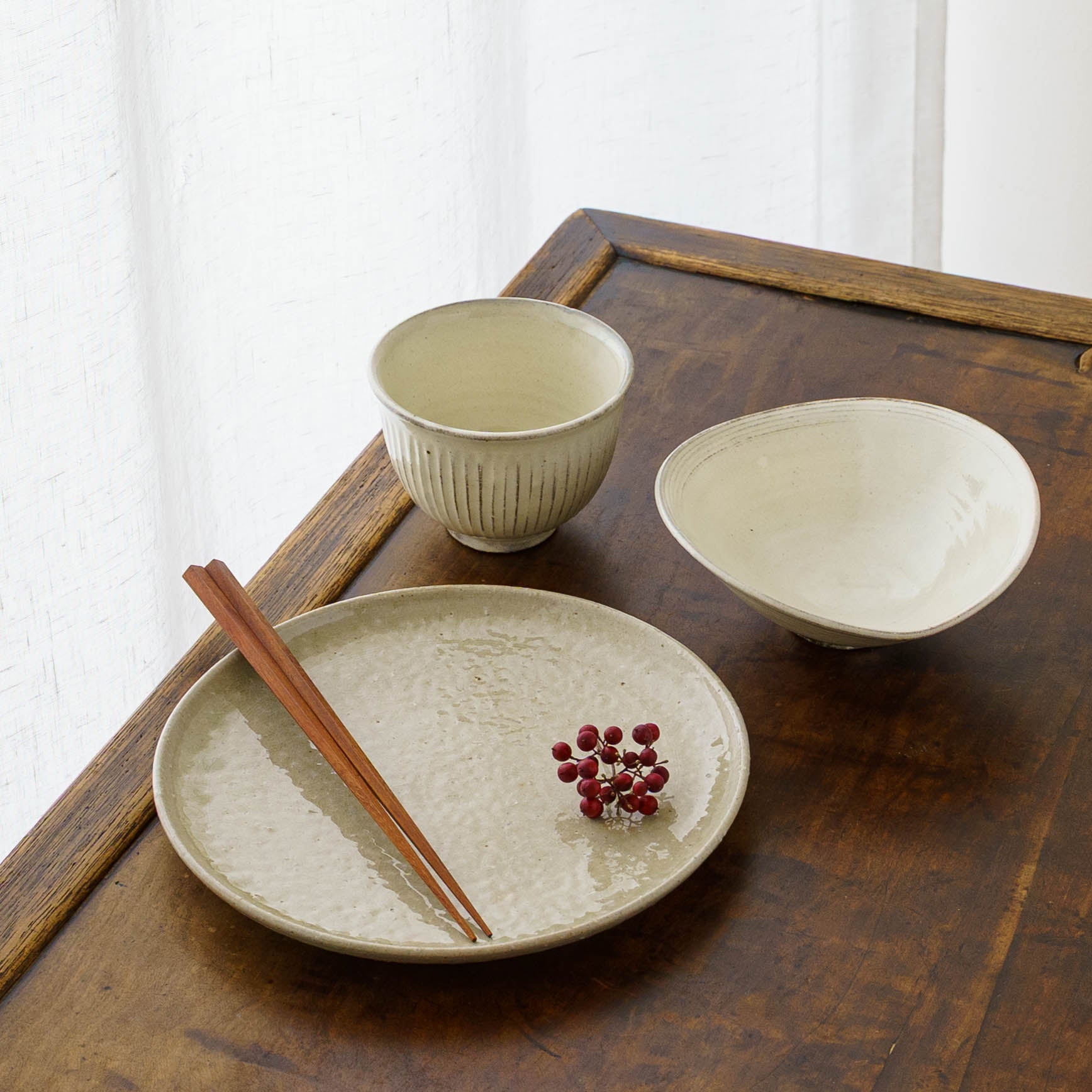 唐津焼♡粉引きたわみ鉢 陶芸作家 戸津圭一郎 粉引たわみ鉢｜窯元、作家もののうつわと暮らしの