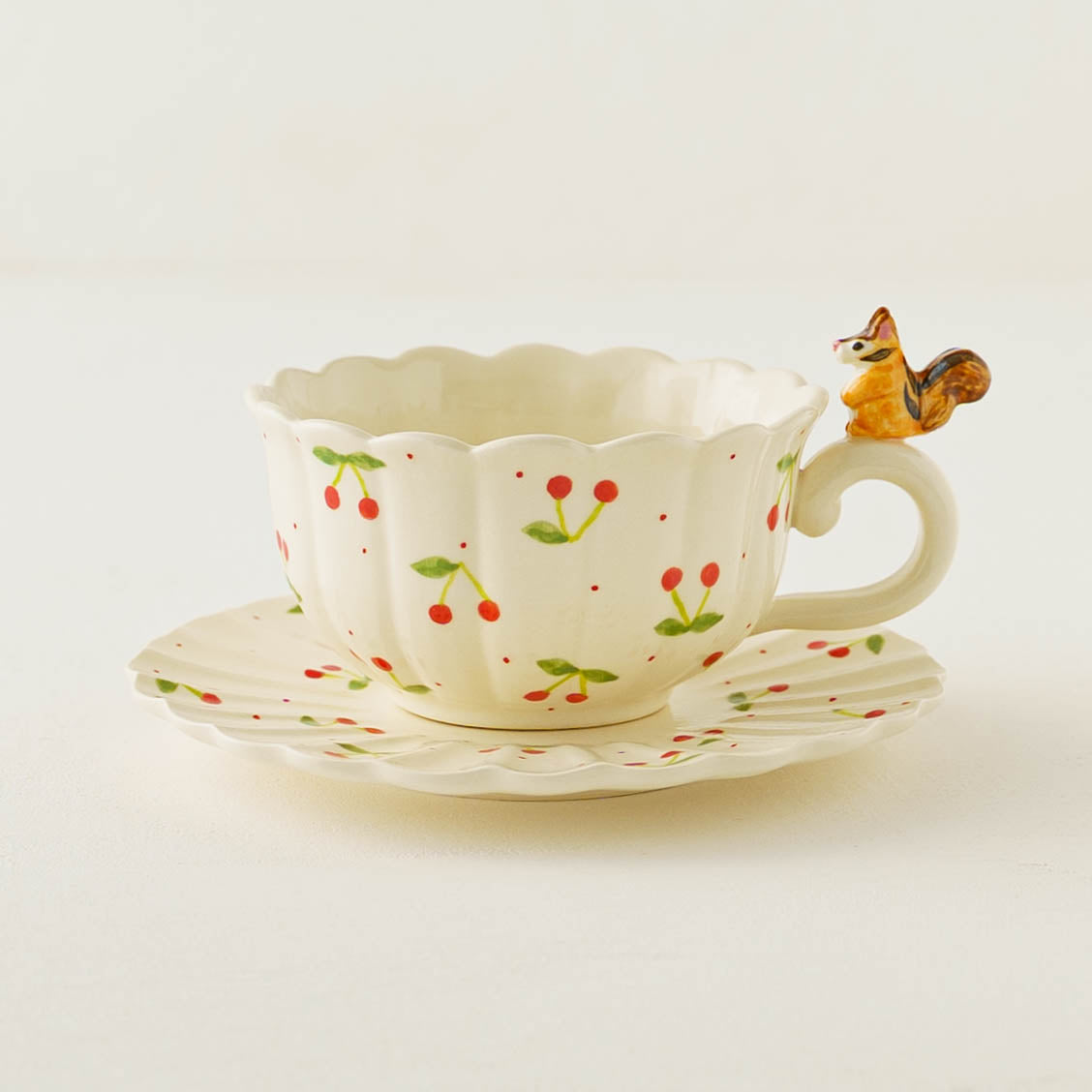 陶芸作家 Sugar Poppo リスフリルティーカップ&ソーサー さくらんぼ