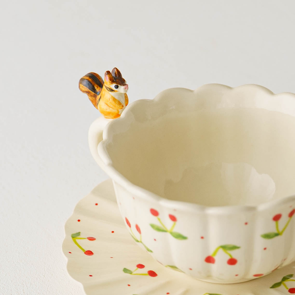 リスフリルティーカップ&ソーサー　さくらんぼ｜Sugar Poppo