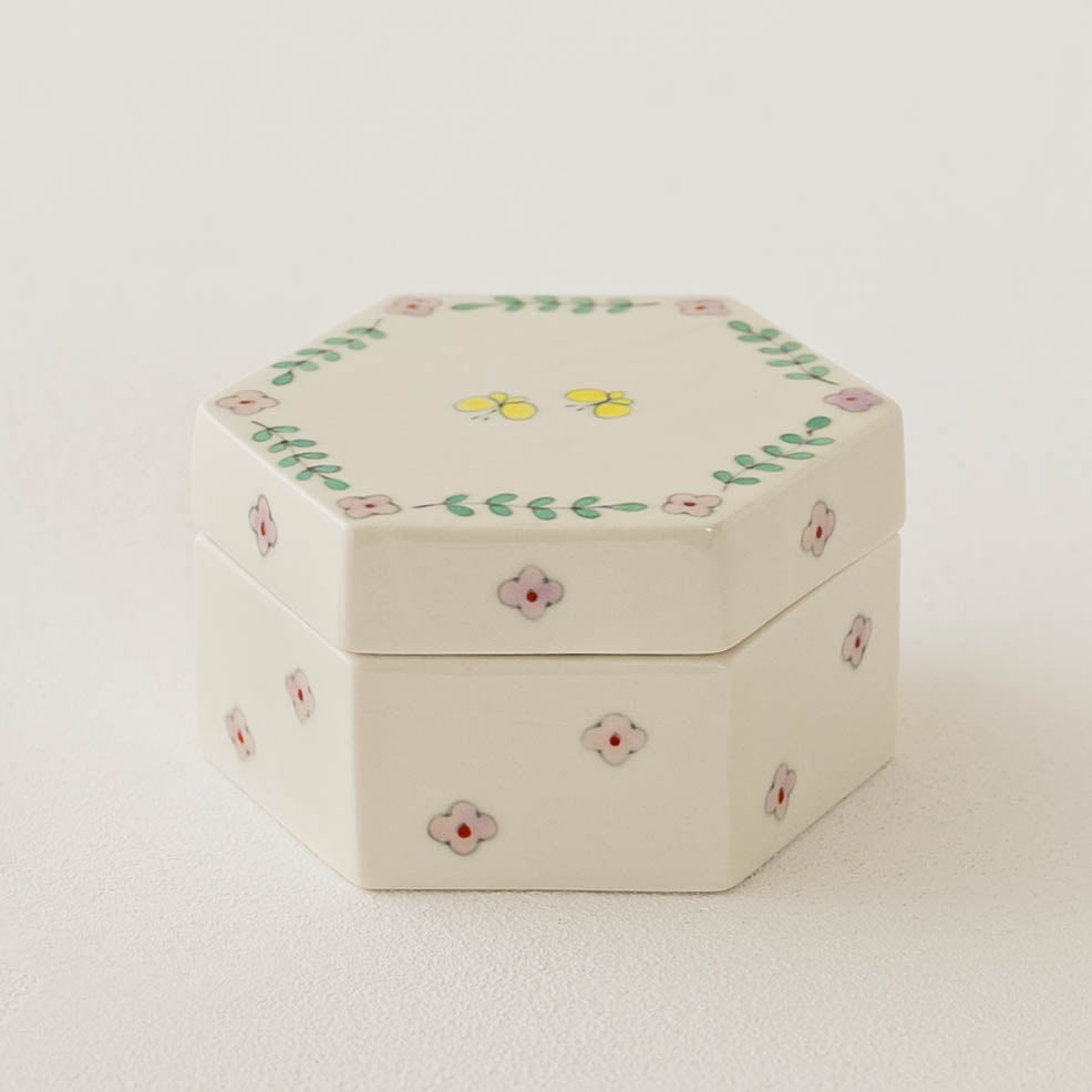 Box case butterfly | Ayako Igawa