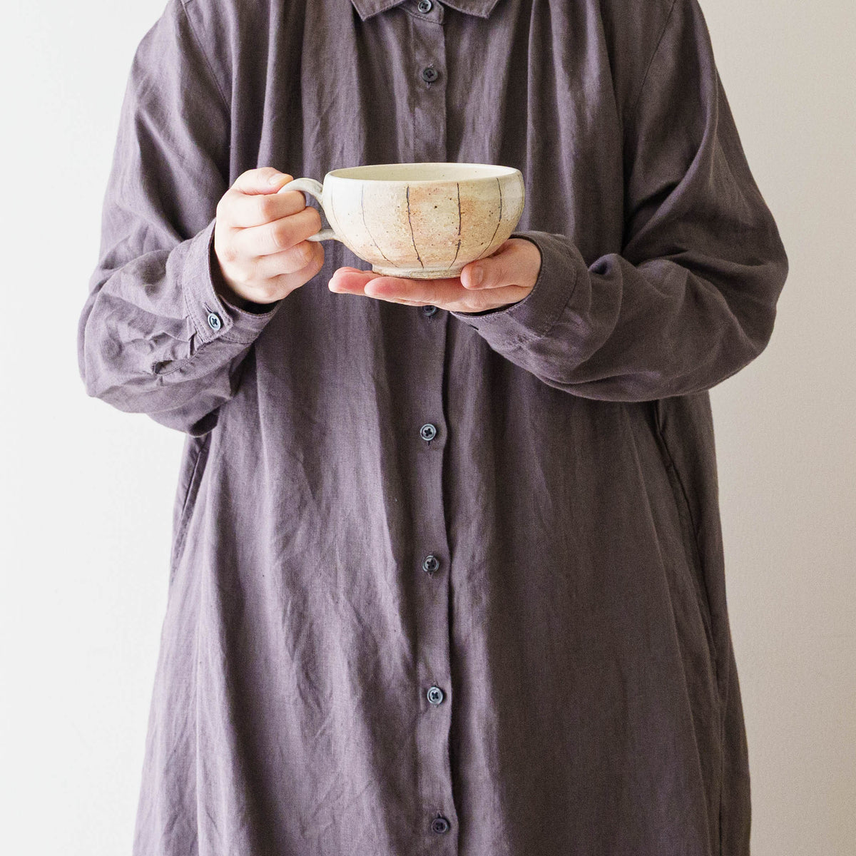 Vertical Iron-Wire Pattern Handled Round Soup Cup | Futani Pottery