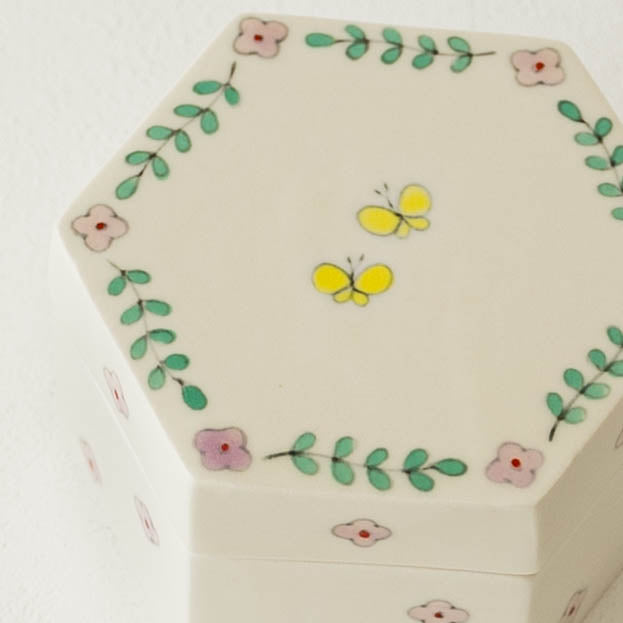 Box case butterfly | Ayako Igawa