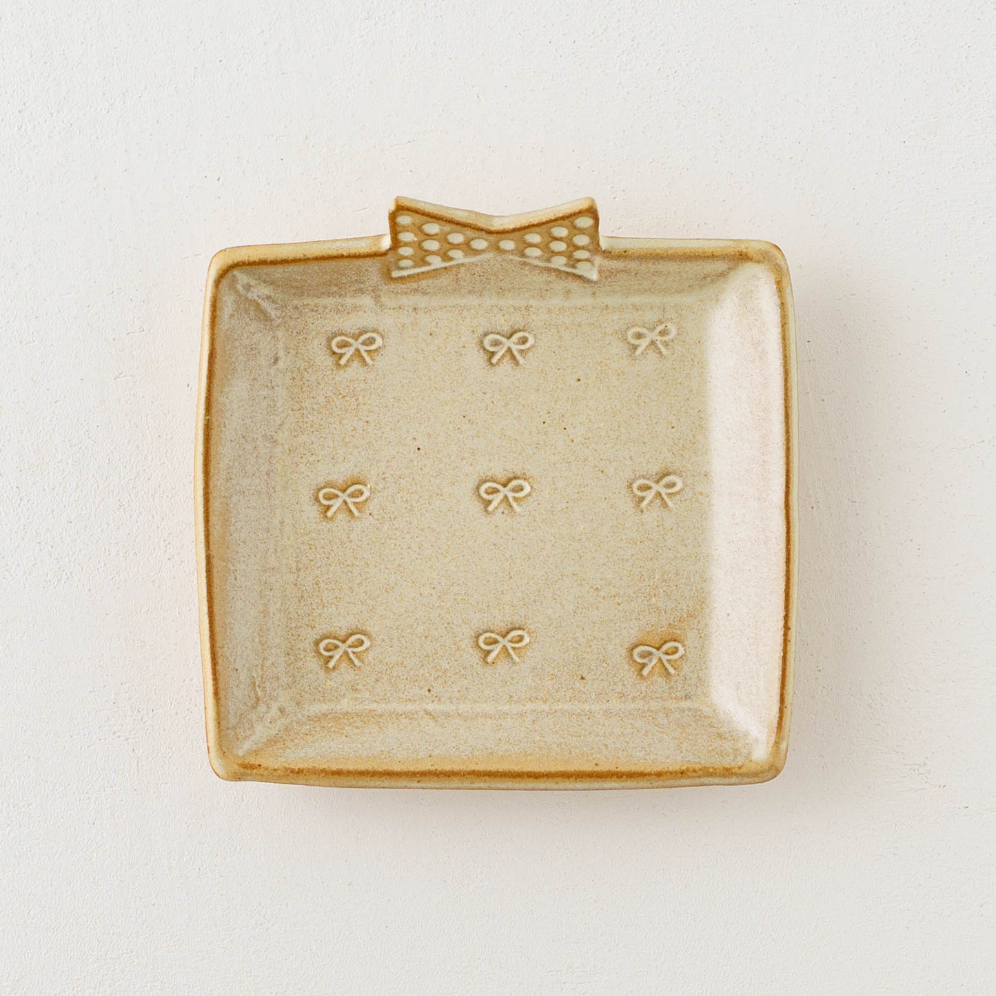 プレゼントのお皿　りぼん｜アトリエ モノラー