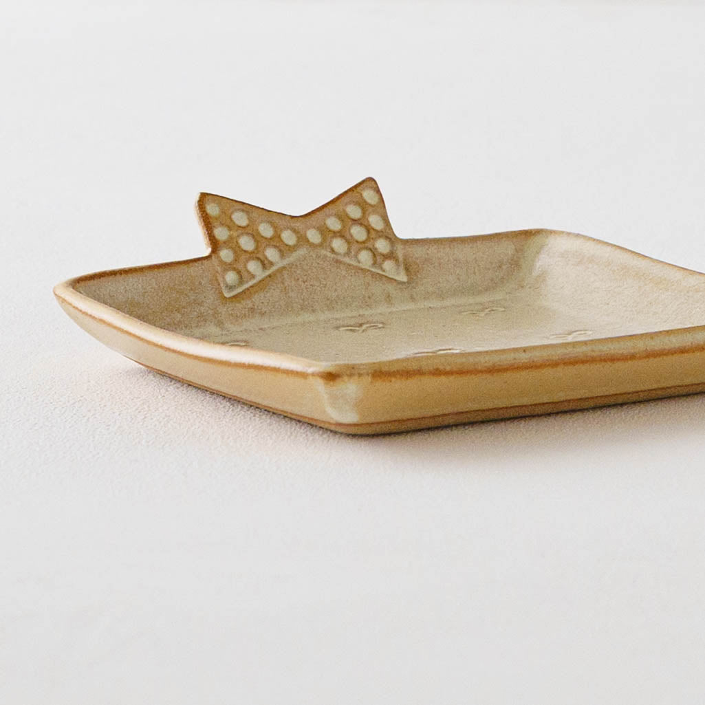 プレゼントのお皿　りぼん｜アトリエ モノラー